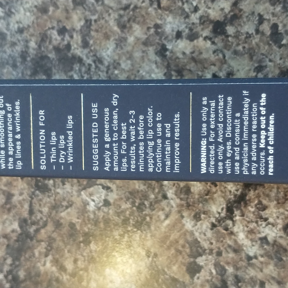 City Lips Plumping Lip Gloss - Elegant Clear. 💋🔥💋🔥 - Picture 4 of 6